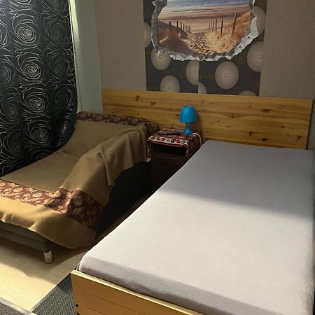 Hipokratios 3 Zimmer Mit Gemeinschaft Wc Fuerth Luaran gambar